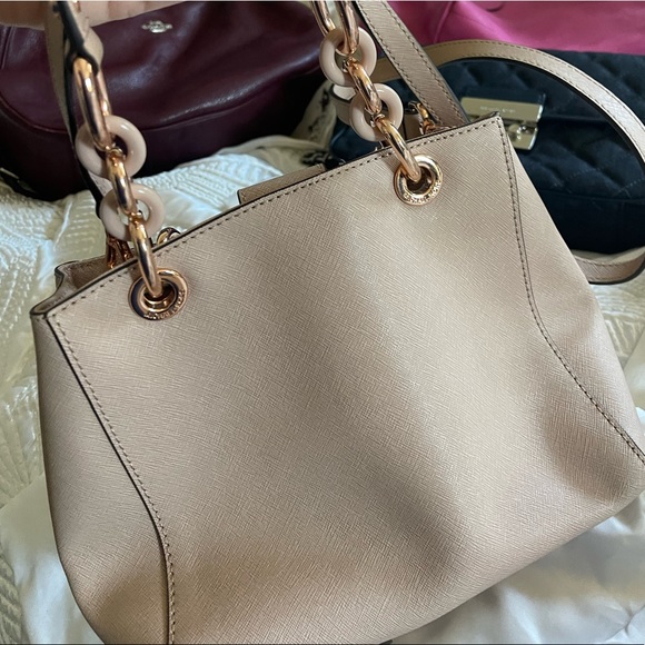 Once used, like new Michael Kors Small designer handbag - Picture 3 of 4